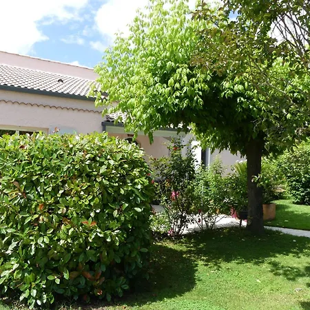 Proche De Bordeaux Et Saint Emilion, Maison Au Calme Avec Grand Jardin *